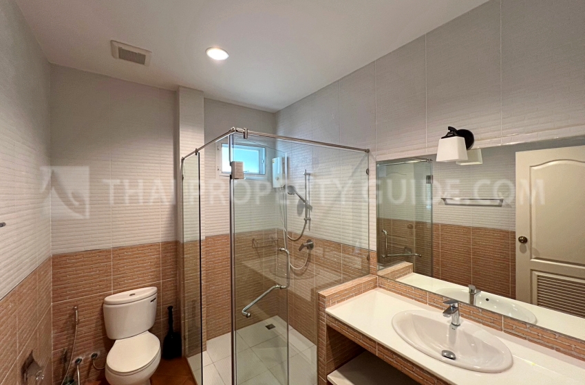 Townhouse in Sukhumvit 